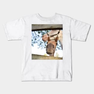 Through the fence Kids T-Shirt